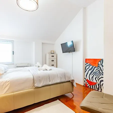 Delfina One Bedroom Apartament