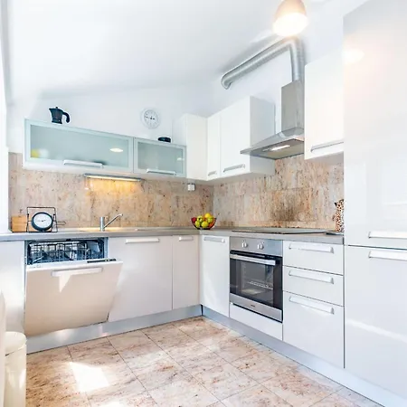 Apartment Delfina One Bedroom *