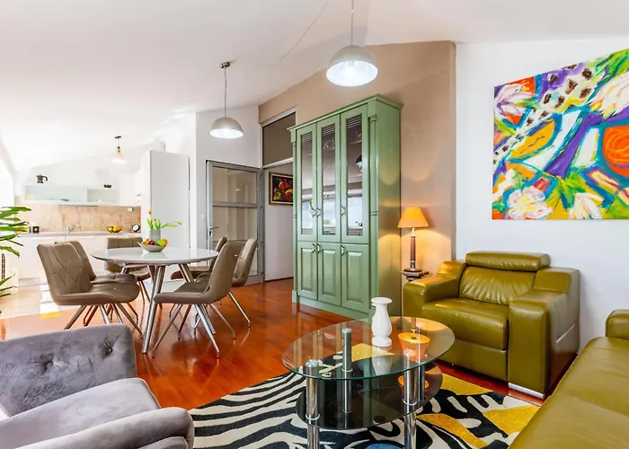 Delfina One Bedroom *