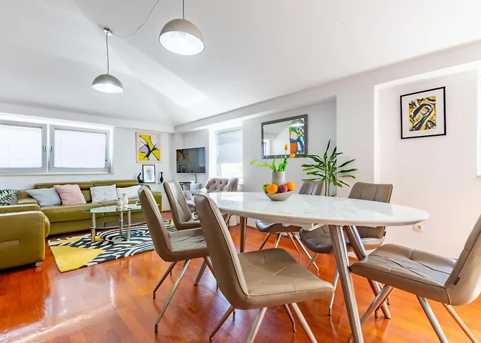 Delfina One Bedroom 아파트 *